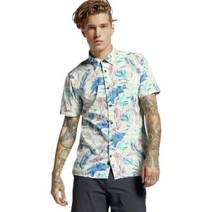 NWT!! Hurley Fat Cap Short Sleeve Woven Hawaiian Button Up Shirt Size Sm…
